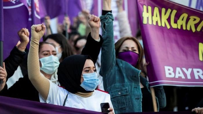 Τουρκία: Εγκαταλείπει τη Σύμβαση για την καταπολέμηση της βίας κατά των γυναικών