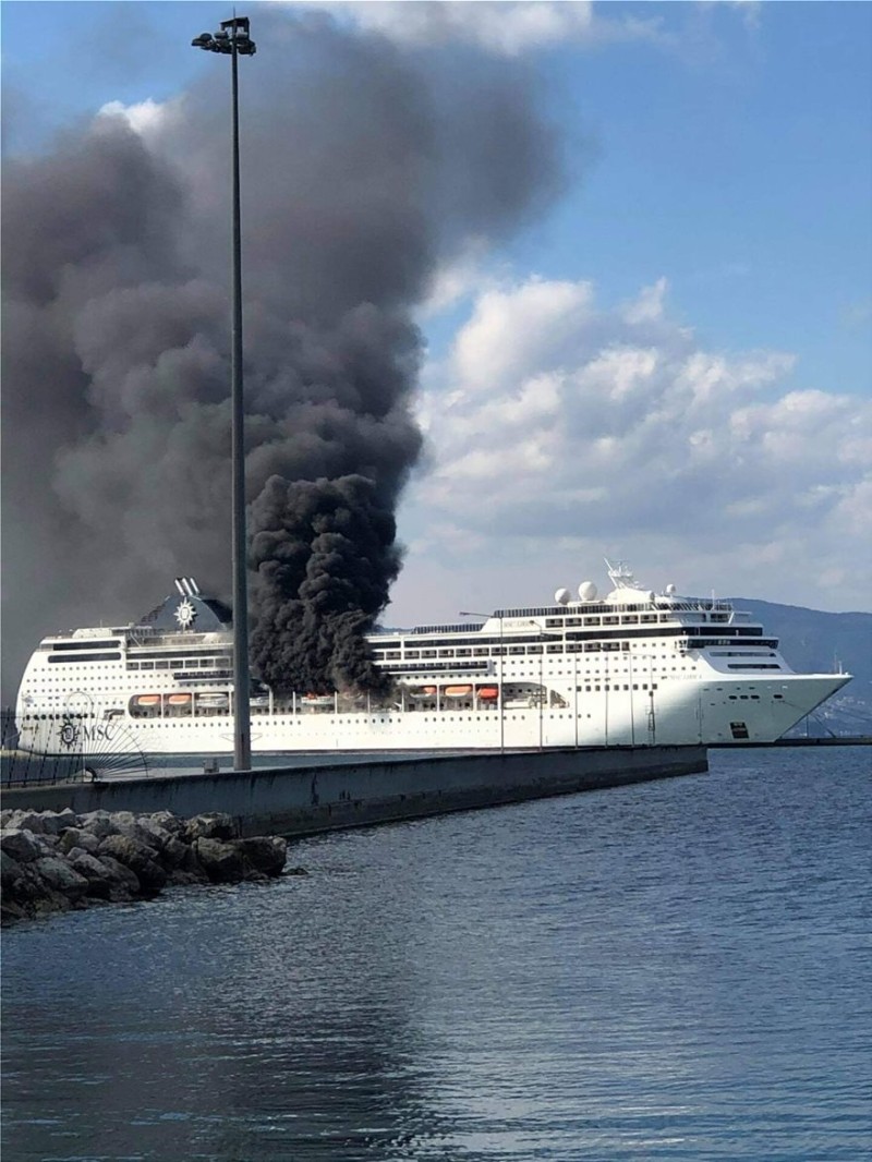 Κέρκυρα: Στις φλόγες το κρουαζιερόπλοιο MSC Lirica