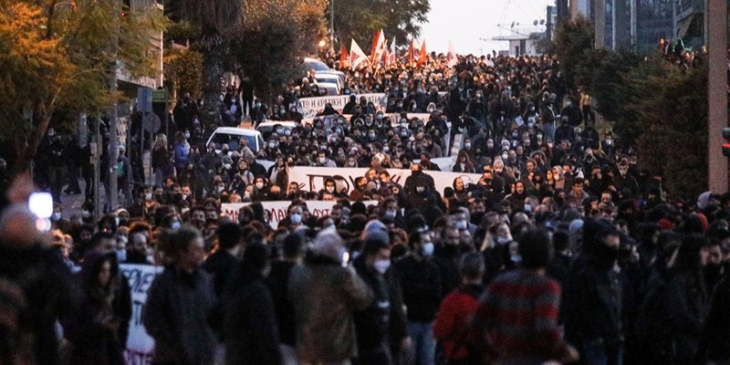 Οι δηλώσεις των κομμάτων για τα επεισόδια στη Νέα Σμύρνη