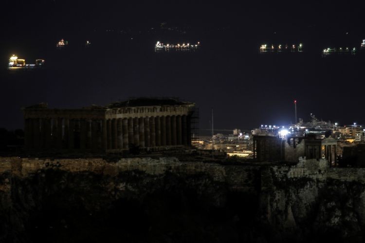 Χιλιάδες συμμετοχές και εκπλήξεις για την αποψινή Ώρα της Γης