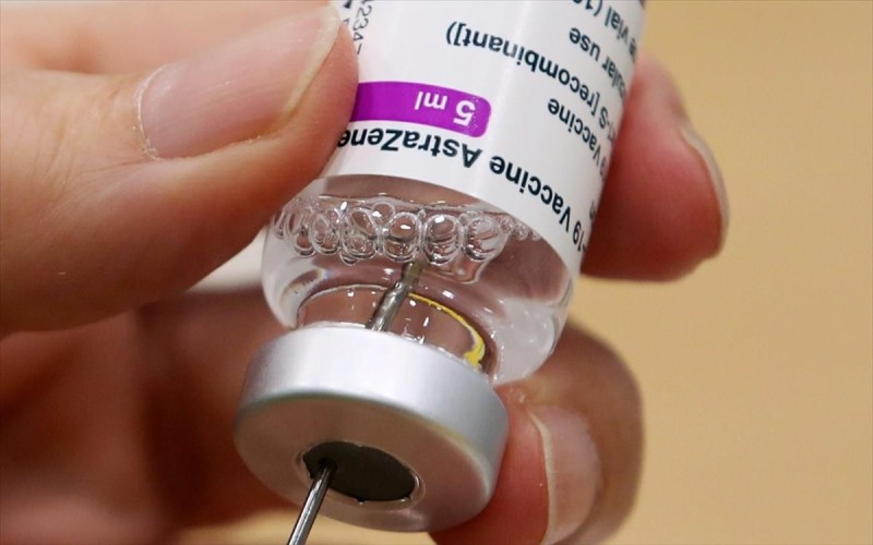 Αξιωματούχος ΕΜΑ: Υπάρχει σύνδεση θρομβώσεων με το εμβόλιο της AstraZeneca