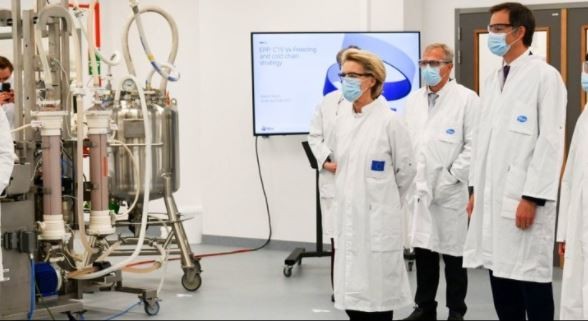 Ε.Ε.: Συμφωνία με Pfizer για αγορά 1,8 δισ. δόσεων εμβολίων