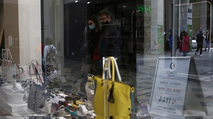 Ανοίγουν σήμερα τα μαγαζιά