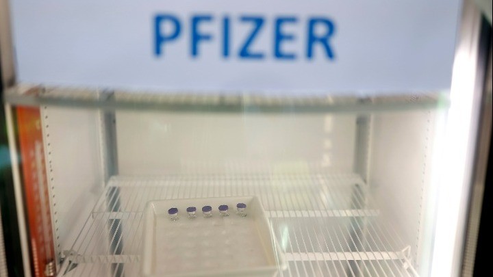 Pfizer: Θα παραδώσει 10% περισσότερα εμβόλια