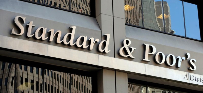 Standard & Poor's: Αναβάθμιση της ελληνικής οικονομίας με θετικές προοπτικές