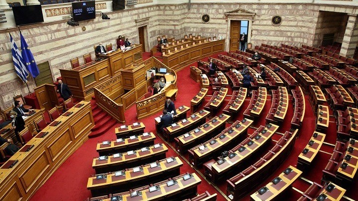 Στη Βουλή το νομοσχέδιο για κρατική αρωγή σε πληττόμενους από φυσικές καταστροφές