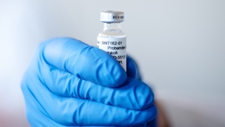 Η EE θα λάβει πάνω από 1 δισ. εμβόλια έως τα τέλη Σεπτεμβρίου