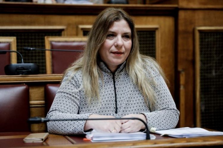 Μ. Συρεγγέλα: Αντί για ευχές επιλέγουμε να στηρίξουμε τις μητέρες με πράξεις