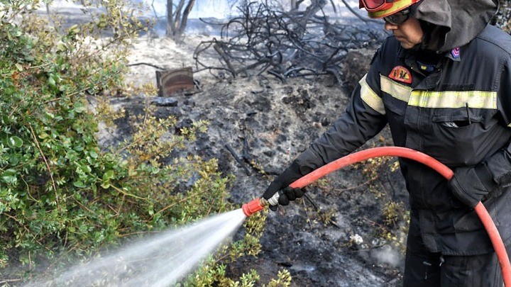 Βελτιώθηκε η εικόνα της πυρκαγιάς στα Γεράνεια Όρη