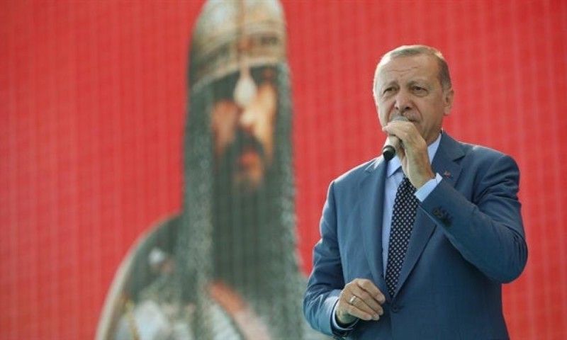 Τουρκία: Κατηφόρα για το AKP του Ερντογάν