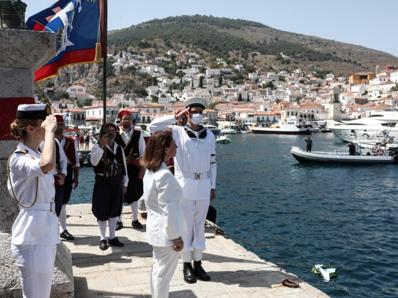 Κ. Σακελλαροπούλου: Στην Υδρα η ΠτΔ για τα 