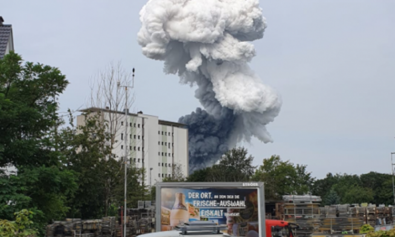 Λεβερκούζεν: Ισχυρή έκρηξη σε εργοστάσιο, τοξικό νέφος στην περιοχή