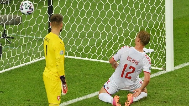 Η εκπληκτική Δανία στους “4” του Euro 2020- Κέρδισε 2-1 την Τσεχία