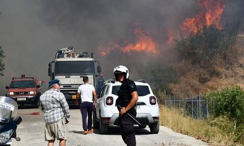 Φωτιά στην Αχαϊα: Εκκενώνονται πάνω από 10 χωριά