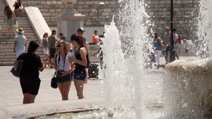 Οδηγίες και μέτρα προστασίας από τον καύσωνα