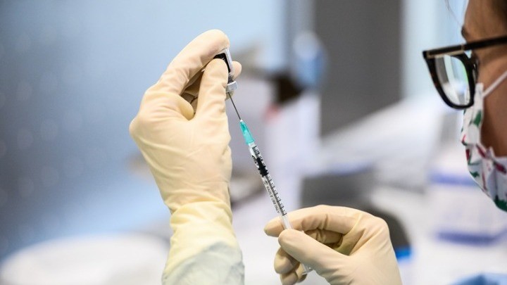 Covid-19: Οι χώρες που επέλεξαν να επιβάλουν τον εμβολιασμό