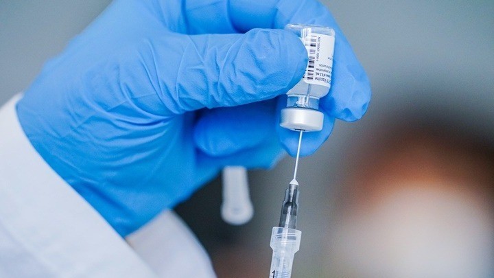 Oι 4 αποφάσεις που πήρε η κυβέρνηση για τους εμβολιασμούς
