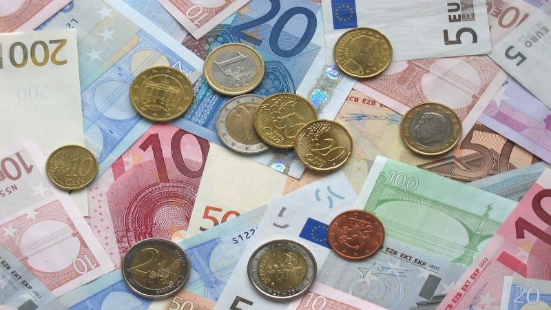 Το ευρώ ενισχύεται 0,15%, και διαμορφώνεται στα $1,1728
