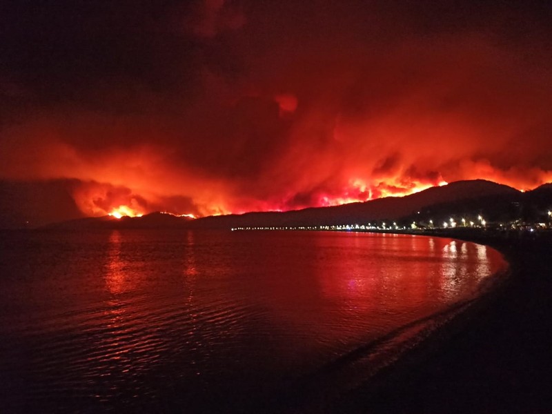 Βόρεια Εύβοια: Μεγάλη  καταστροφή! Αναζωπυρώσεις και μέτωπα από χωριό σε χωριό