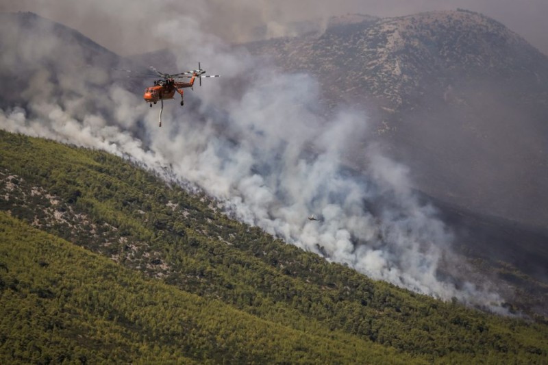 Καλύτερη η κατάσταση στην πυρκαγιά στα Βίλια