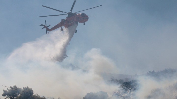 Οριοθετήθηκε, σύμφωνα με την Πυροσβεστική, η πυρκαγιά στην Κάρυστο