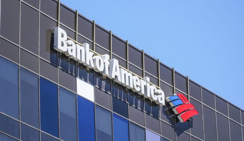 Bank of America: Δηλώνει θετική ως προς τις ελληνικές τράπεζες