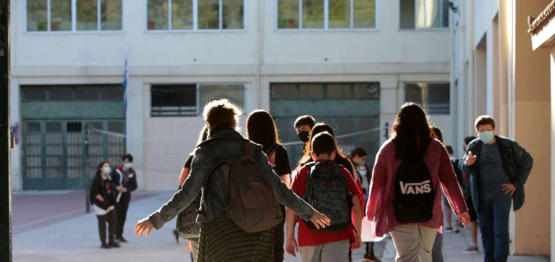 Υπ. Παιδείας: 14 ερωταπαντήσεις για τα μέτρα προστασίας στα σχολεία