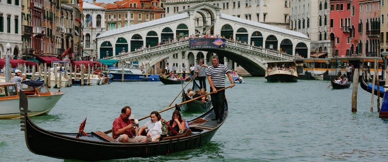 Είκοσι τρεις Έλληνες τουρίστες βρέθηκαν θετικοί στον κορονοϊό στην Βενετία