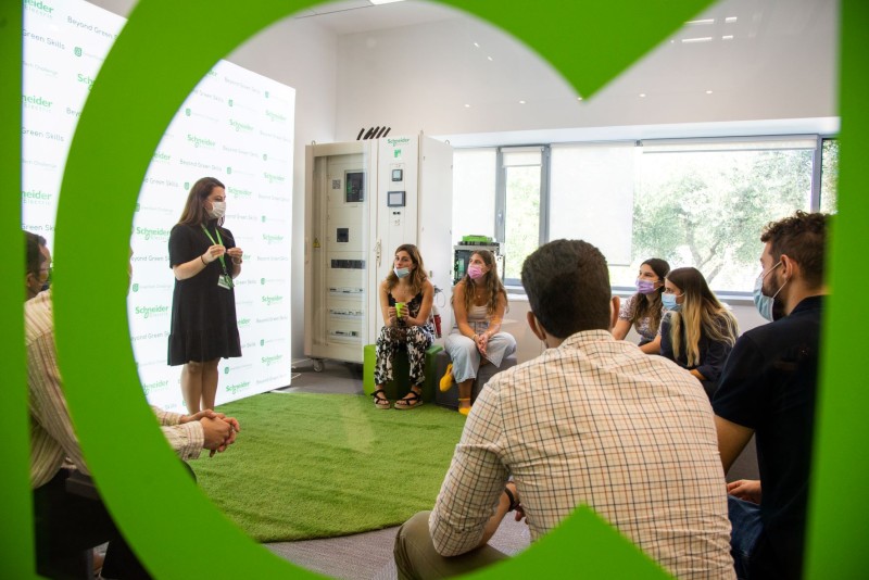 Schneider Electric: Πρόγραμμα πρακτικής άσκησης για τελειόφοιτους - απόφοιτους