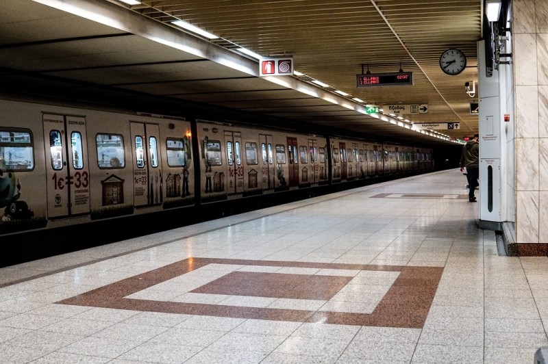 Κλειστοί οι σταθμοί του μετρό 2 και 3 το απόγευμα της Τρίτης μετά από τηλεφώνημα για βόμβα