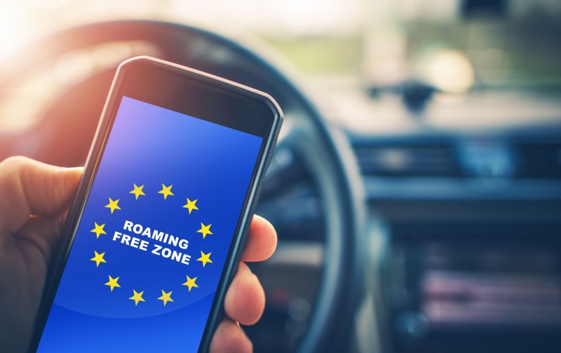 Ε.Ε: Παρατείνεται η κατάργηση των τελών περιαγωγής κινητών επικοινωνιών (roaming) ως το 2032