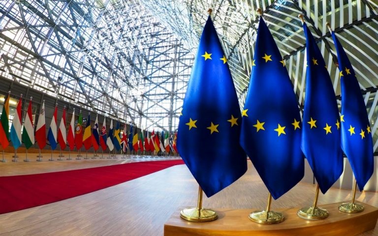Η ΕΕ δεσμεύεται για τη χορήγηση ενός δισ. ευρώ για στήριξη της Ουκρανίας