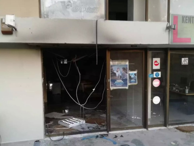 Έκρηξη μηχανισμού με γκαζάκια στα γραφεία της ΝΔ στην Πεύκη