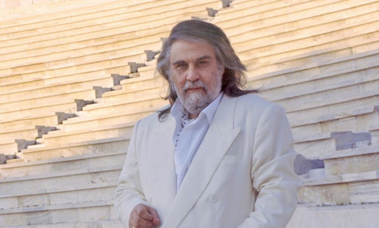 Πέθανε ο μεγάλος συνθέτης Βαγγέλης Παπαθανασίου σε ηλικία 79 ετών