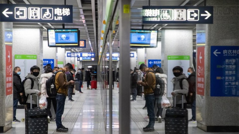 Η Κίνα «περιορίζει αυστηρά» τα ταξίδια εκτός χώρας για την αντιμετώπιση του κορωνοϊού