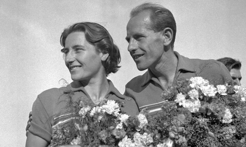 Google doodle για τους Emil Zatopek και Dana Zatopkova, τους αθλητές που έγραψαν ιστορία στους Ολυμπιακούς Aγώνες του 1952