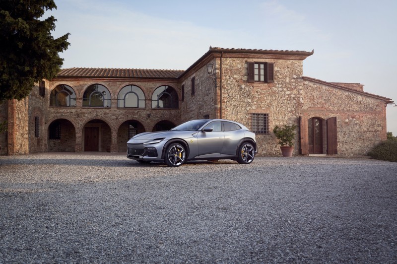 Ferrari Purosangue: Ταράζει τα νερά στα SUV