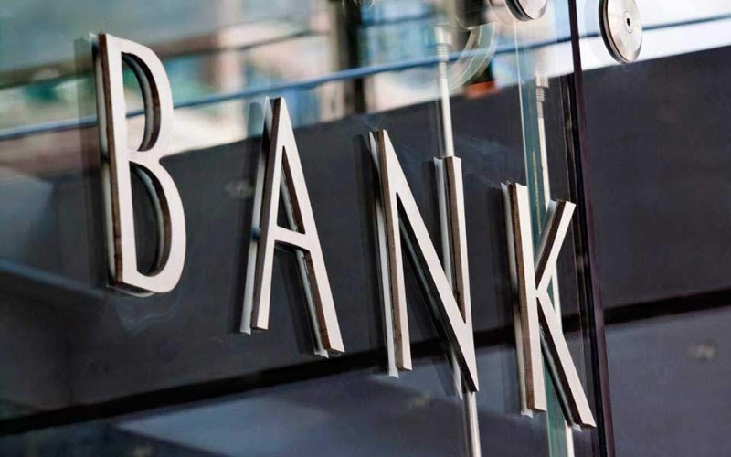 Οι ελληνικές τράπεζες, εξακολουθούν να υστερούν σε κεφαλαιακή επάρκεια και «κόκκινα» δάνεια