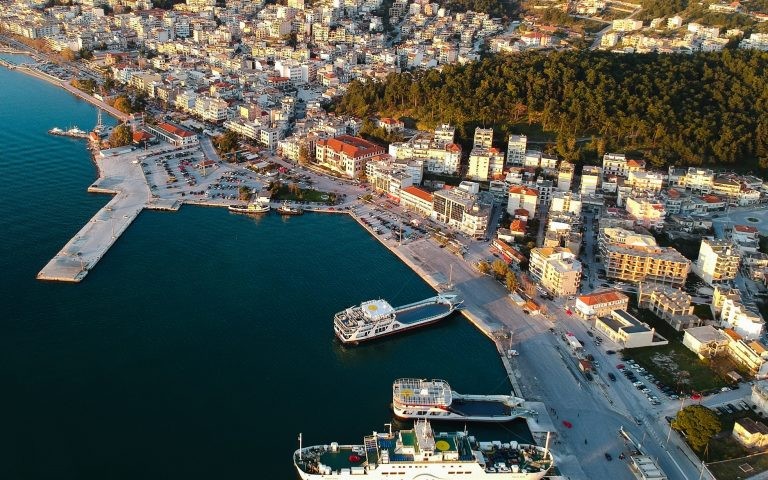 Τα λιμάνια μας δεν είναι στρατηγικής σημασίας για τη χώρα; Γιατί τα ξεπουλάμε ειδικά τώρα που η Ε.Ε είναι σε κατάσταση... ημιδιάλυσης και η σχέσεις με την Τουρκία έχουν ενταθεί;