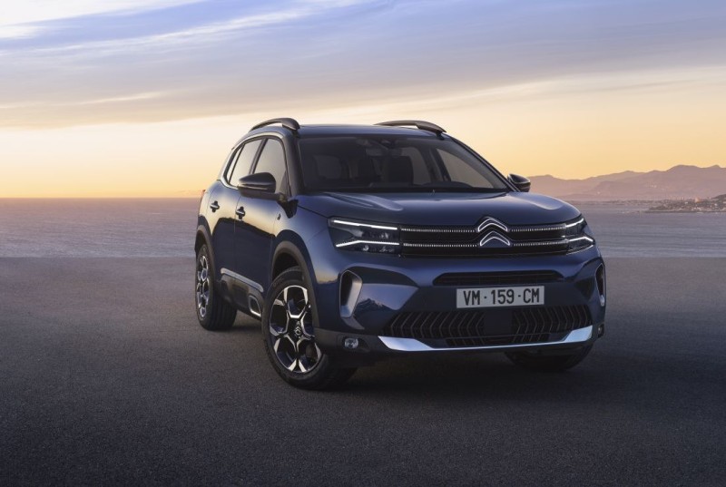 Η ναυαρχίδα της Citroen, το C5 Aircross, με πλήρη γκάμα κινητήρων στη χώρα μας