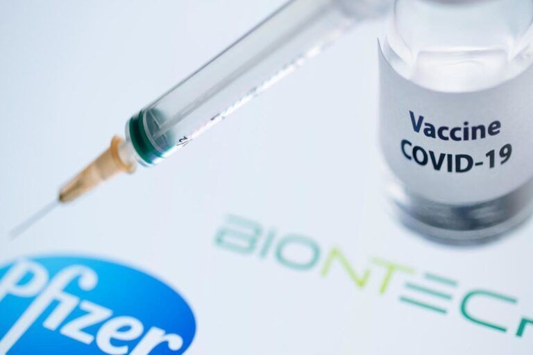 Η Pfizer/BioNTech δοκιμάζει συνδυαστικό εμβόλιο κατά της γρίπης και του κορωνοϊού