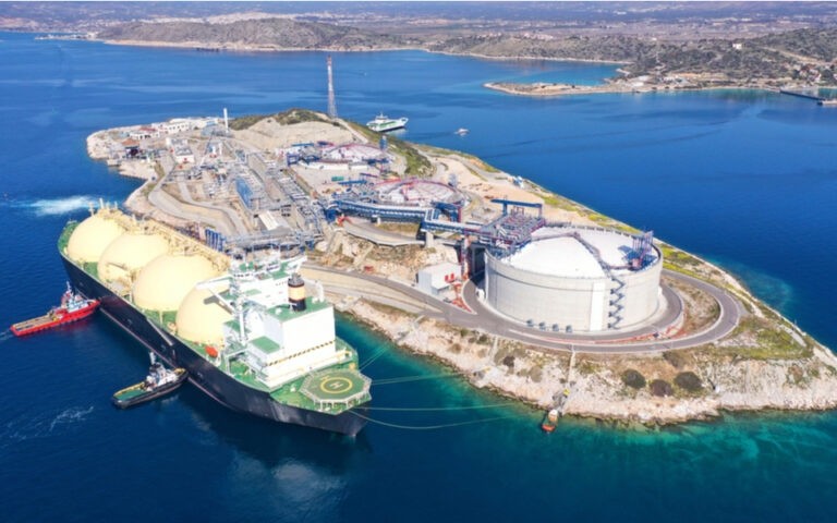 Άνοιξαν μεγάλες εξαγωγές LNG στην Βουλγαρία και στις γύρω χώρες από τη Ρεβυθούσα