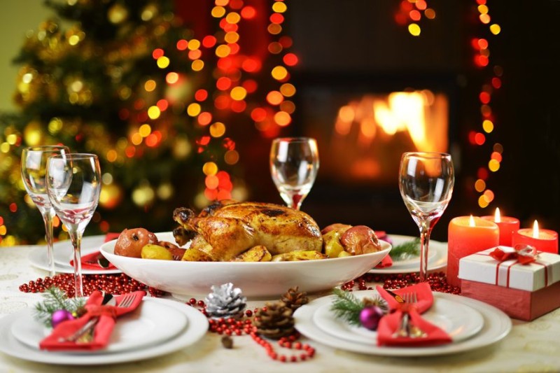 Πόσο κοστίζει το χριστουγεννιάτικο τραπέζι από… το καλάθι του νοικοκυριού