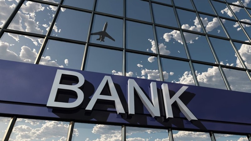 Τράπεζες: Ετοιμάζονται για το μεγαλύτερο κύμα μαζικών απολύσεων