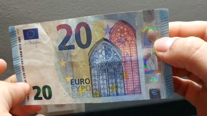 Πόσα πλαστά χαρτονομίσματα ευρώ αποσύρθηκαν το 2022