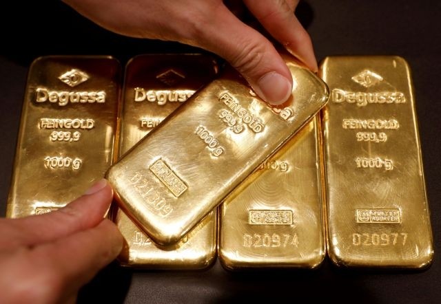 Οι τιμές του χρυσού ολισθαίνουν, αλλά οι αισιόδοξοι εξακολουθούν να “βλέπουν” τα $2000 την ουγγιά