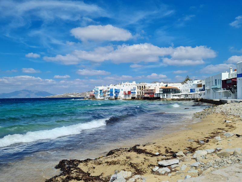 Πάνω από 80% οι προ-κρατήσεις για το Πάσχα: Τα 11 ελληνικά νησιά που θα «βουλιάξουν» από κόσμο
