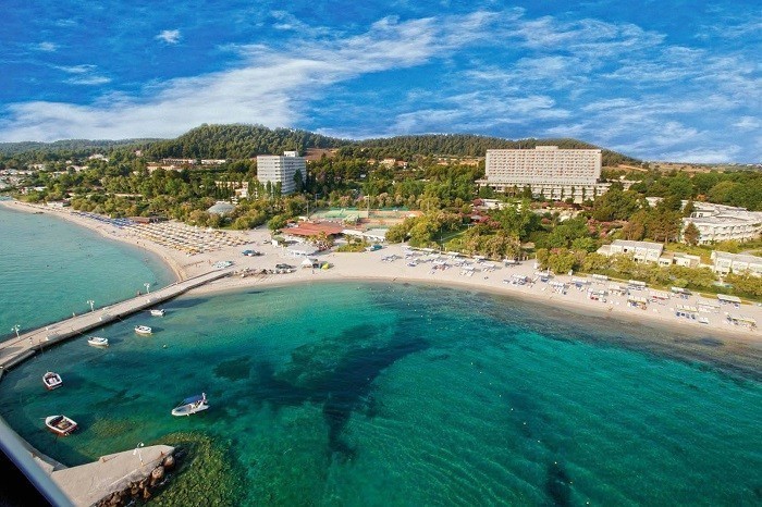 «Απόβαση» της Goldman Sachs στη Χαλκιδική με τουριστικές επενδύσεις