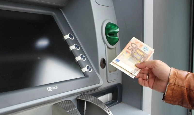 Οι τράπεζες «κατάργησαν» τις καταθέσεις στα ΑΤΜ – Τεράστια προβλήματα!