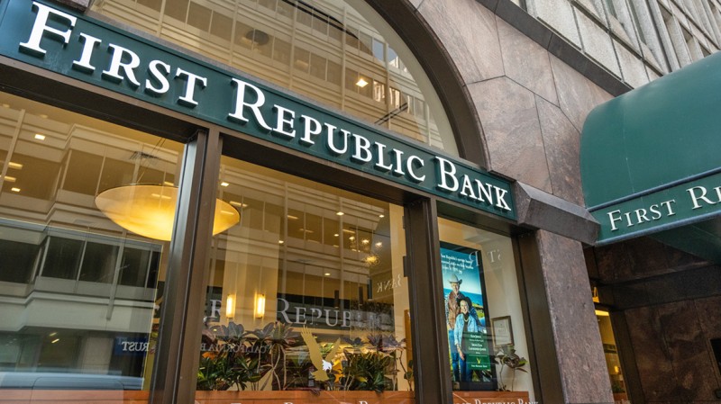 First Republic Bank: Περικόπηκαν 1.000 θέσεις εργασίας από την JP Morgan